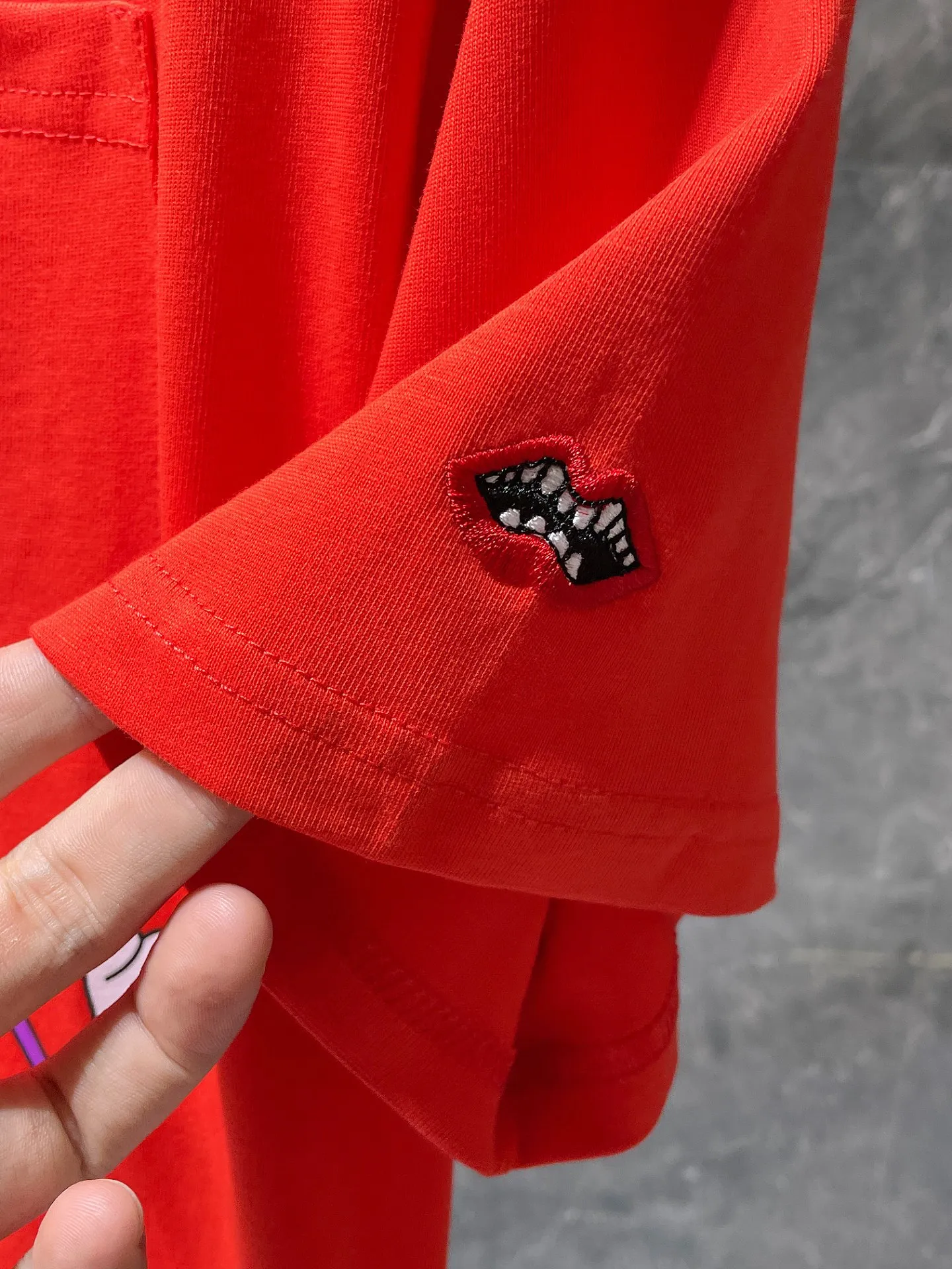 P130 ✨New arrival✨ Chrome Hearts 25ss High-weight, environmentally friendly and high-quality top-quality fabric Chrome Mattyboy graffiti flame love short-sleeved counter synchronization 1:1 replica version Recommended color: customized red Size: S, M, L, XL